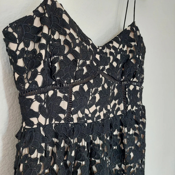 Club Monaco Lace Dress Size 6 (small, medium) - Picture 4 of 12
